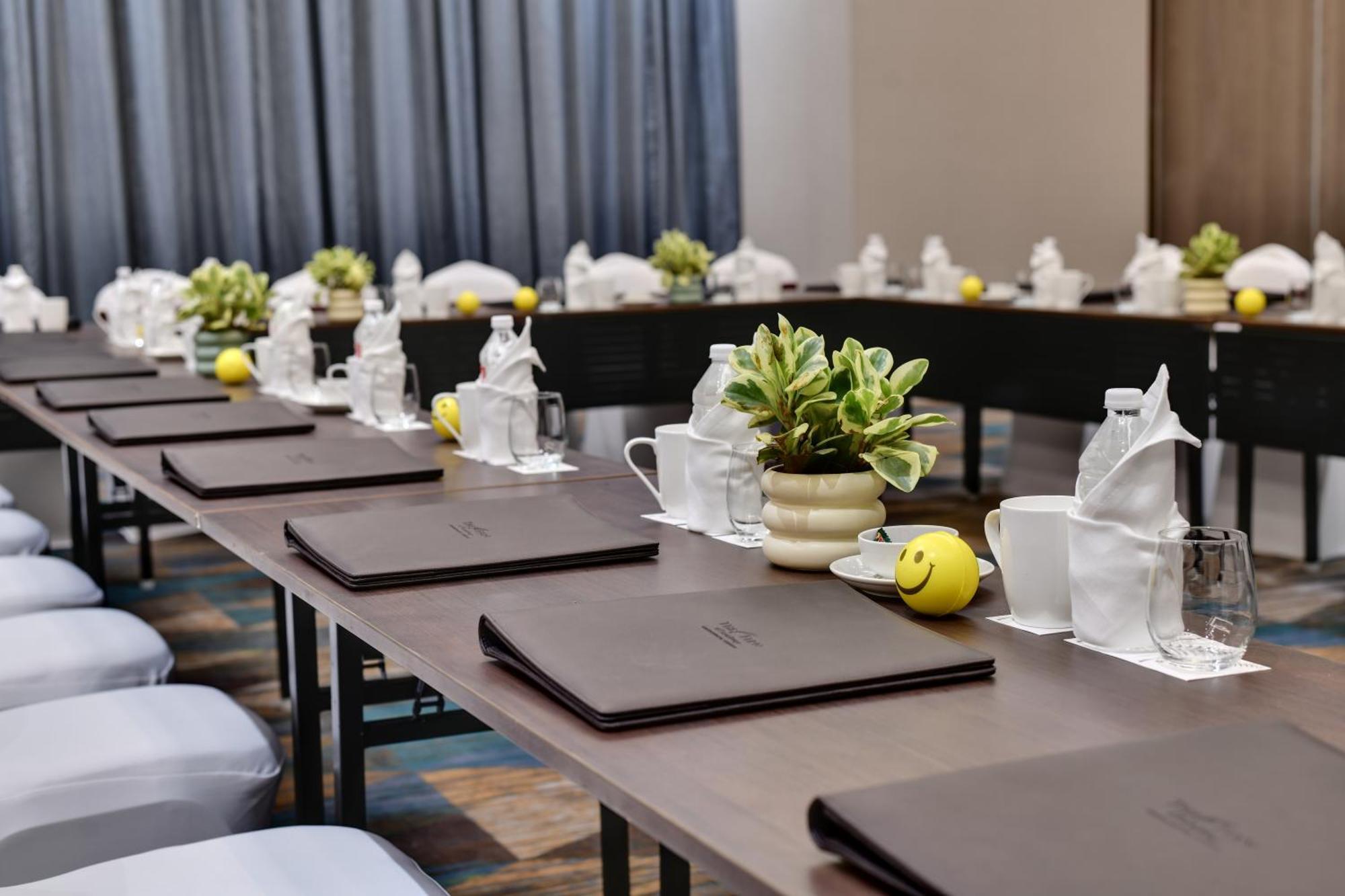 The Fern Residency, Gandhinagar Hotel Exterior photo