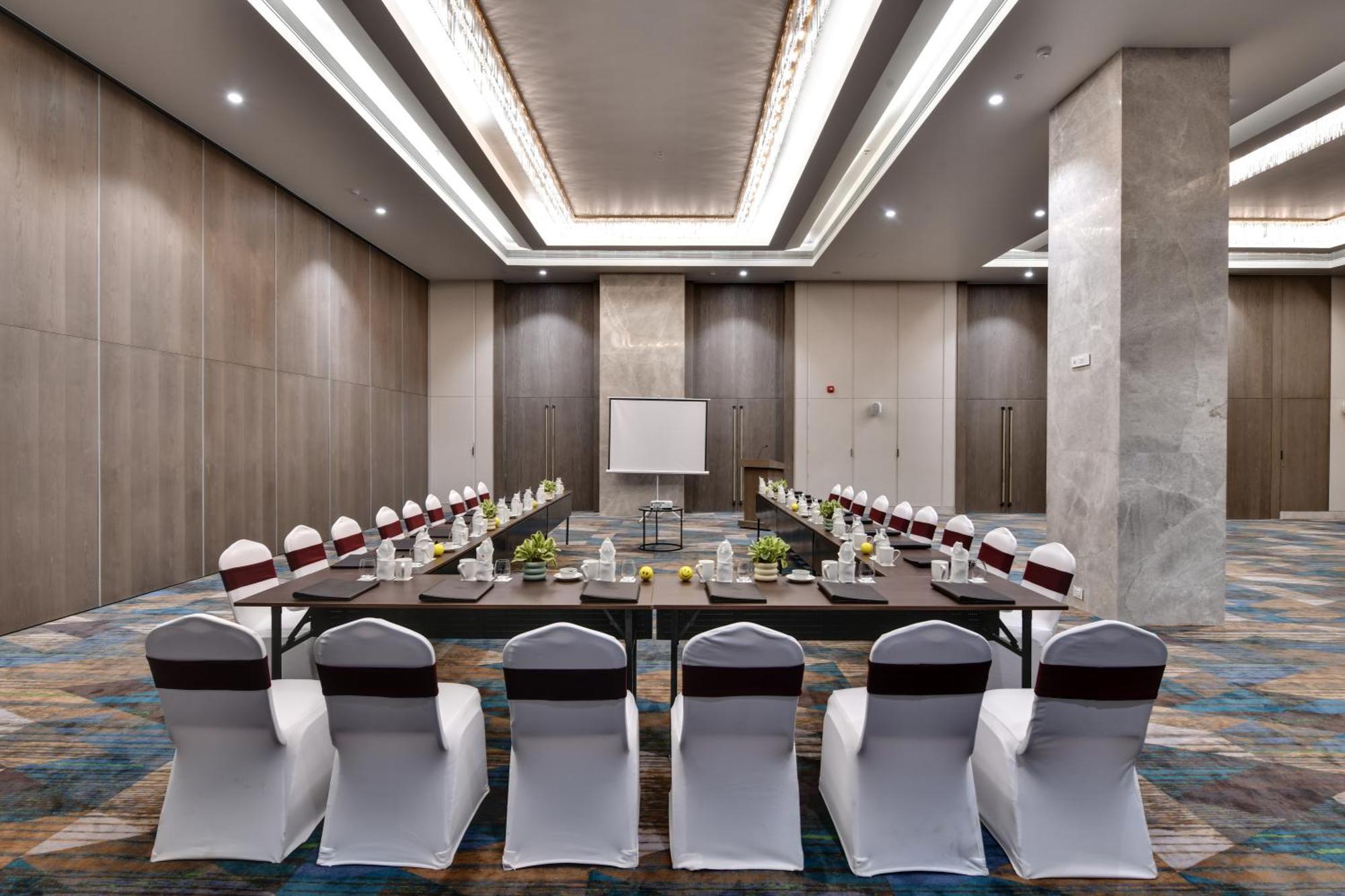 The Fern Residency, Gandhinagar Hotel Exterior photo